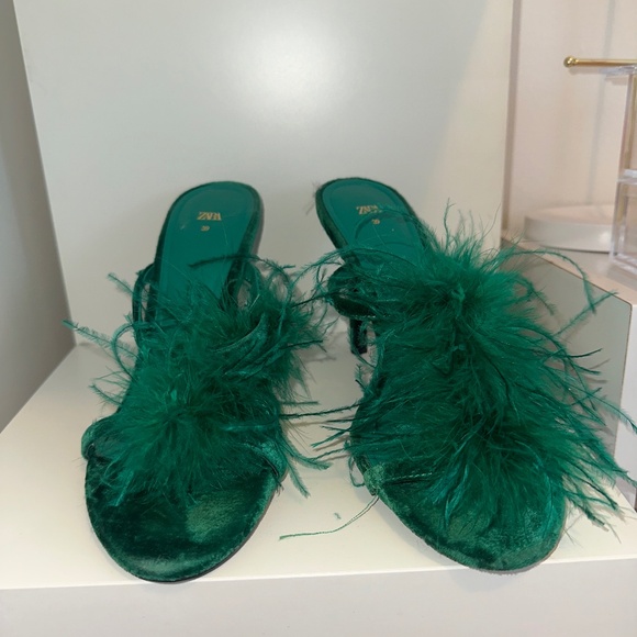 Green fur furry heels open back - Picture 1 of 3